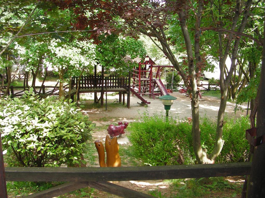 Agriturismo Mezzaluna Malchina Exteriör bild